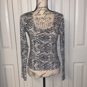Gray and White Patterned Long Sleeve Top